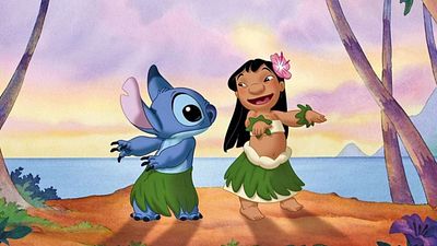 Imagem da notícia Se você pausar Lilo & Stitch em 1 hora e 11 minutos, verá um Mickey escondido na tela; já tinha reparado?