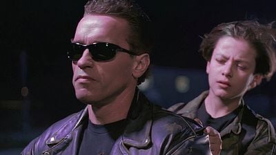 Imagem da notícia Ator que fez John Connor foi convidado para voltar a Exterminador do Futuro, mas comemorou da pior maneira possível e perdeu o papel na mesma noite