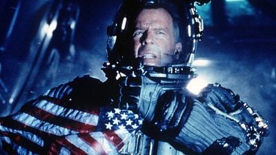 Imagem da notícia "Você está brincando comigo?": Um clássico da ficção científica estrelado por Bruce Williams se tornou um tormento para esse ator