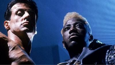 Imagem da notícia Já assistiu? Há exatos 30 anos, Sylvester Stallone estrelou ficção científica eletrizante baseada em livro clássico