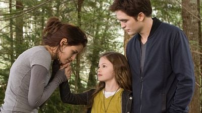 Imagem da notícia Atriz que fez Renesmee em Crepúsculo já tem 24 anos e fez Invocação do Mal 4: Reconheceu a filha de Edward e Bella?