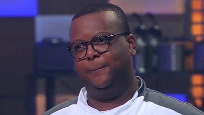 Imagem da notícia Ex-MasterChef Brasil é acusado de dar calote em clientes e vai às lágrimas ao se defender: “A vida da minha família está em risco”