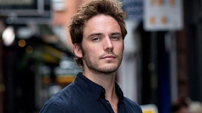Imagem da notícia "Homens com tanquinho vendem filme": Ator de Jogos Vorazes, Sam Claflin revela como foi afetado pela pressão estética de Hollywood