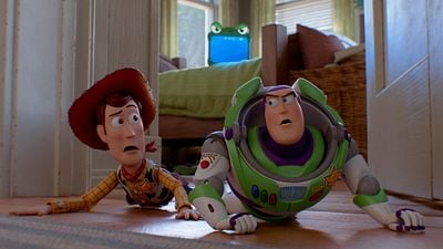 Imagem da notícia "Nunca tive que fazer isso antes": Aos 73 anos, Tim Allen retornou para Toy Story 5, mas teve problemas com sua voz