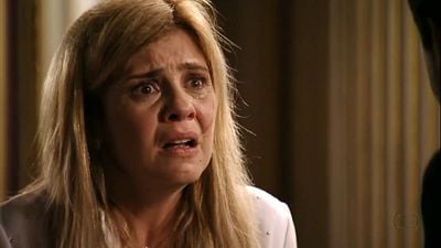 Imagem da notícia Avenida Brasil terá continuação na Globo, com o retorno triunfal de Carminha: Veja quando estreia e tudo o que sabemos sobre a novela!