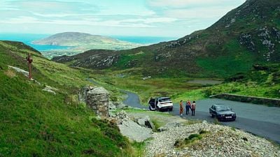 Imagem da notícia 3 mulheres na casa dos 30, 2 mortes e um trauma: A nova minissérie da criadora de Derry Girls é tudo o que você precisava que a Netflix lançasse