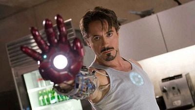 Imagem da notícia "Ele tinha bolas de aço": Como Robert Downey Jr. impediu que Chris Hemsworth e Scarlett Johansson fossem demitidos pela Marvel