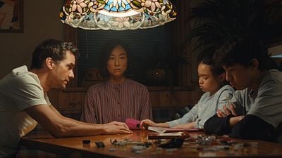 Imagem da notícia A Última Casa: A nova ficção científica da Netflix com Wagner Moura é baseada em um livro?