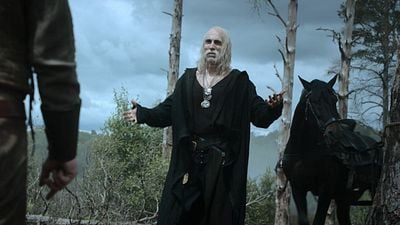 Imagem da notícia O ator que faz Leo Bonhart em The Witcher é irreconhecível na vida real: Este é o novo vilão brutal da 4ª temporada