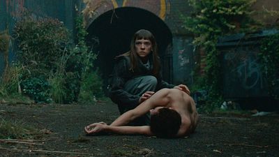 Imagem da notícia Suspense na Netflix: Esta minissérie pode ser a nova Dark do streaming e vai bugar seu cérebro