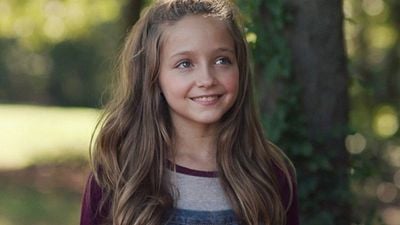 Imagem da notícia Sessão da Tarde hoje (16/01): Filme A Menina Que Acredita em Milagres traz emocionante história de fé com atriz vencedora do Oscar