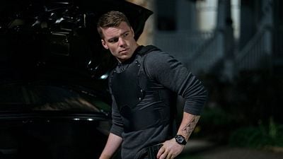 Imagem da notícia O Agente Noturno vai ter 3ª temporada? Futuro da série de ação da Netflix já está decidido