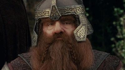 Imagem da notícia Ele é, na verdade, o ator mais alto de O Senhor dos Anéis: Os truques do filme de Peter Jackson para "transformá-lo" em um anão