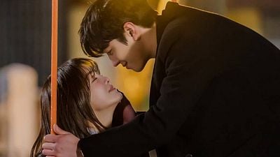 Imagem da notícia 3 beijos que foram improvisados em k-dramas famosos