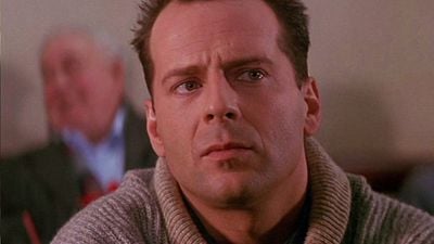 Imagem da notícia "Eu simplesmente não entendi": Bruce Willis recusou este clássico dos anos 90 e perdeu a chance de beijar sua esposa no cinema