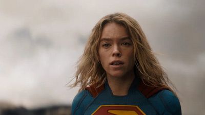 Imagem da notícia Supergirl é a segunda pior estreia do Universo DC: Filme de Milly Alcock se prepara para um prejuízo de 100 milhões de dólares