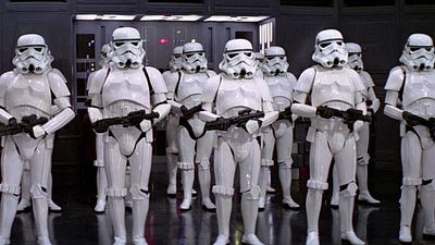 Imagem da notícia Esperamos mais de 40 anos e Star Wars finalmente apresenta primeira Stormtrooper transgênero; aqui está ela