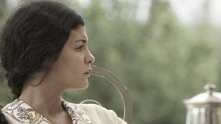 Imagem da notícia Diário de Cannes: filme com Audrey Tautou homenageia diretor falecido