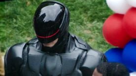 Imagem da notícia Robocop: Novas fotos revelam os detalhes da armadura do herói