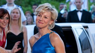 Imagem da notícia Veja novas imagens de Naomi Watts como princesa Diana