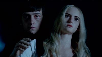 Imagem da notícia Assista ao clipe da banda The Killers dirigido por Tim Burton e estrelado por Winona Ryder