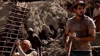 Imagem da notícia Exclusivo: Wagner Moura bem diferente ma primeira foto dele no filme Serra Pelada