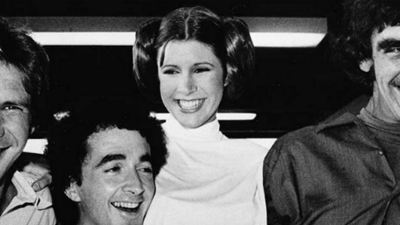 Star Wars: Chewbacca divulga fotos descontraídas dos bastidores da trilogia original