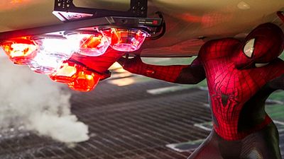 Imagem da notícia Veja Peter Parker em ação em novas imagens de O Espetacular Homem-Aranha 2