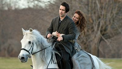 Imagem da notícia Um Conto do Destino: Magia e romance em 30 novas fotos, com Colin Farrell e Russell Crowe