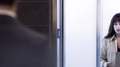 Imagem da notícia Cinquenta Tons de Cinza: Novas imagens de Dakota Johnson na reta final das filmagens
