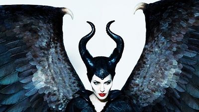 Imagem da notícia Angelina Jolie abre suas asas em novo teaser e cartaz de Malévola