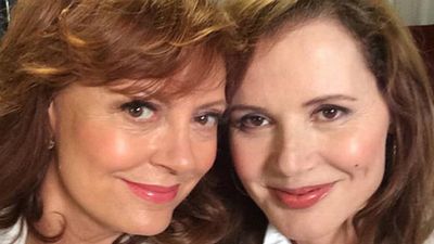 Imagem da notícia Susan Sarandon e Geena Davis atualizam ‘selfie’ de Thelma & Louise 23 anos depois
