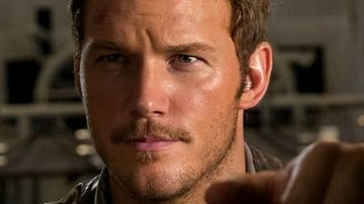 Imagem da notícia Chris Pratt em destaque na nova imagem oficial de Jurassic World