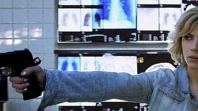 Imagem da notícia Concurso de Críticas: Escreva um texto sobre Lucy e concorra a prêmio!