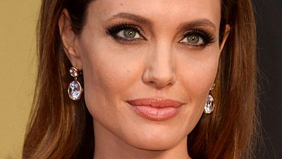Imagem da notícia Angelina Jolie vai dirigir cinebiografia rodada no continente africano