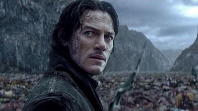 Imagem da notícia Drácula - A História Nunca Contada: "É uma história de tormento, sacrifício, amor, violência e poder", diz Luke Evans (vídeo exclusivo)