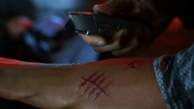 Imagem da notícia Victor Zsasz invade Departamento de Polícia e desafia Jim Gordon em novo trailer de Gotham