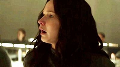 Imagem da notícia Katniss se emociona ao descobrir que Peeta está vivo em novo clipe de Jogos Vorazes: A Esperança - Parte 1