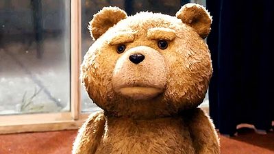 Imagem da notícia Mark Wahlberg e Ted se preparam para mergulhar na primeira imagem de Ted 2