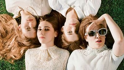 Imagem da notícia Girls é renovada para quinta temporada