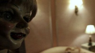 Imagem da notícia Exclusivo: Confira uma cena deletada de Annabelle!