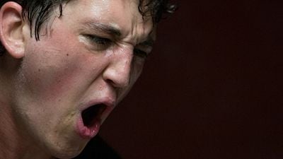 Imagem da notícia Depois de Whiplash, Miles Teller vai suar e sangrar em busca de um objetivo em Bleed for This; veja imagem