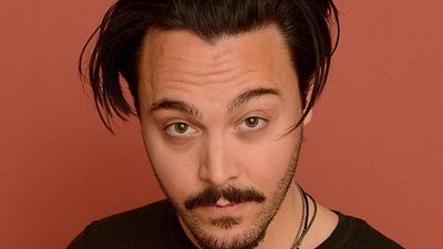 Imagem da notícia Jack Huston é cotado para substituir Luke Evans em O Corvo