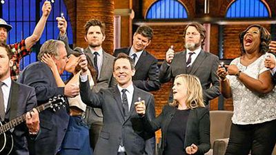 Elenco de Parks and Recreation se despede cantando em talk show americano