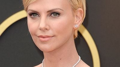 Imagem da notícia Charlize Theron defende a presença de mulheres em filmes de ação e cobra salários iguais