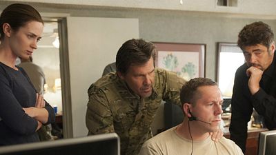 Imagem da notícia Festival de Cannes 2015: Sicario, do diretor de Os Suspeitos, é empolgante, mas manipulador