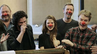 Imagem da notícia Musical dos Tronos? Elenco de Game of Thrones e Coldplay se unem para evento beneficente