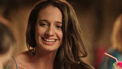 Imagem da notícia Exclusivo: Letícia Novaes fala sobre amor e amizade em Qualquer Gato Vira-Lata 2