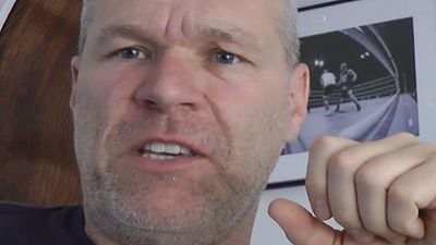 Imagem da notícia Diretor xinga Brad Pitt e Angelina Jolie e manda fãs se "f......"