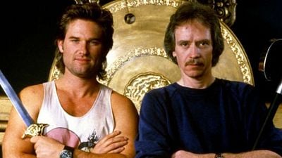 Imagem da notícia Dwayne Johnson quer diretor do original na refilmagem de Os Aventureiros do Bairro Proibido